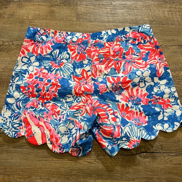 Lilly Pulitzer red white and blue pop pop printed buttercup scalloped shorts - Picture 3 of 13